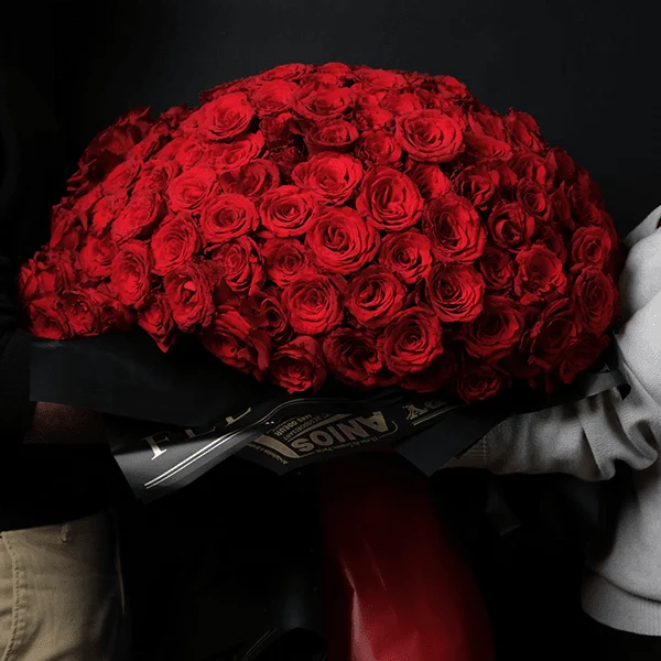 30.png Cherished Moment - 300 Roses